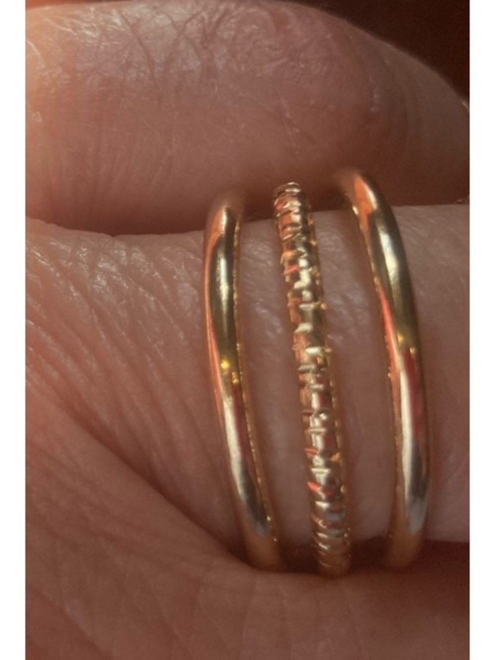 NWOT 3 ROW GOLDTONE RING SZ 8
